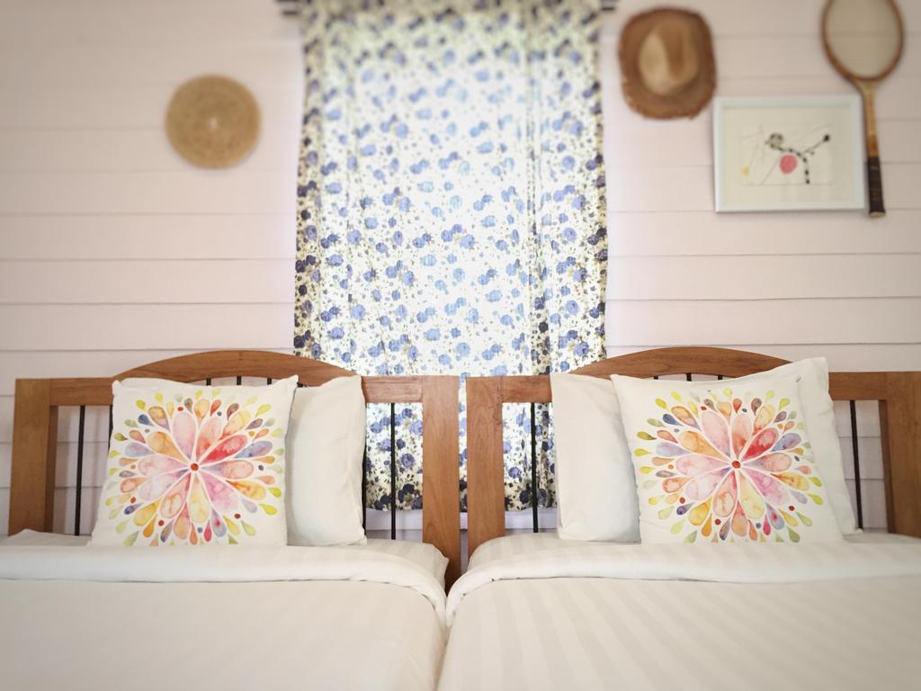 Romance - Another Story In Pai Room photo